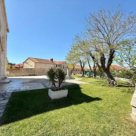 House Bianca Brac - New Listing - Experienced Host Holiday home *