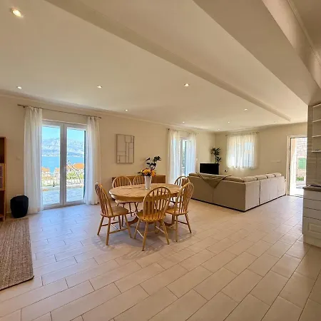 펜션 House Bianca Brac - New Listing - Experienced Host 포스티라