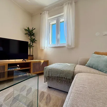 House Bianca Brac - New Listing - Experienced Host * 포스티라