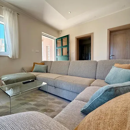 House Bianca Brac - New Listing - Experienced Host 펜션