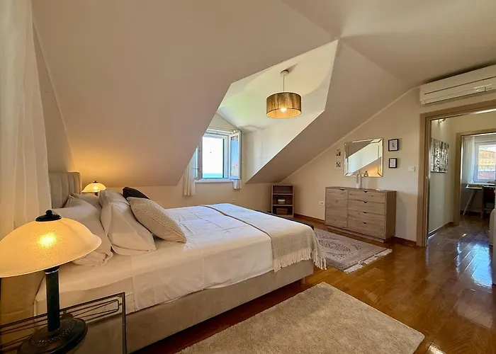 House Bianca Brac - New Listing - Experienced Host Ferienhaus *
